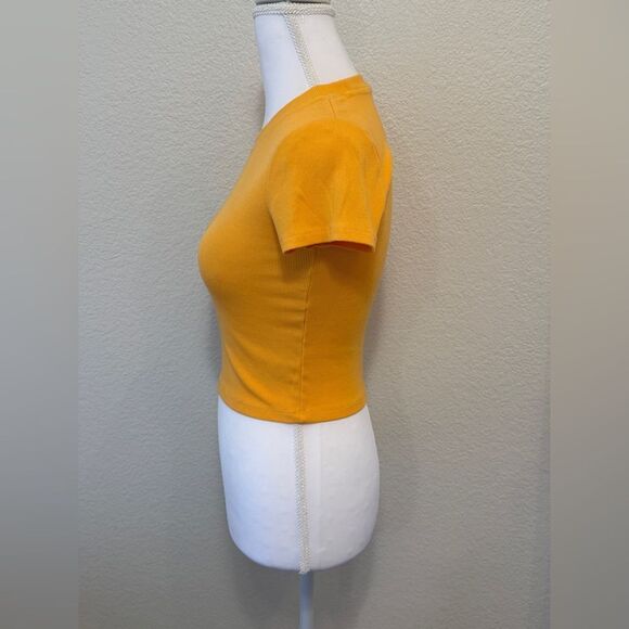 Wilfred Free Orange Ribbed Short Sleeve Cropped Tee - Picture 2 of 4